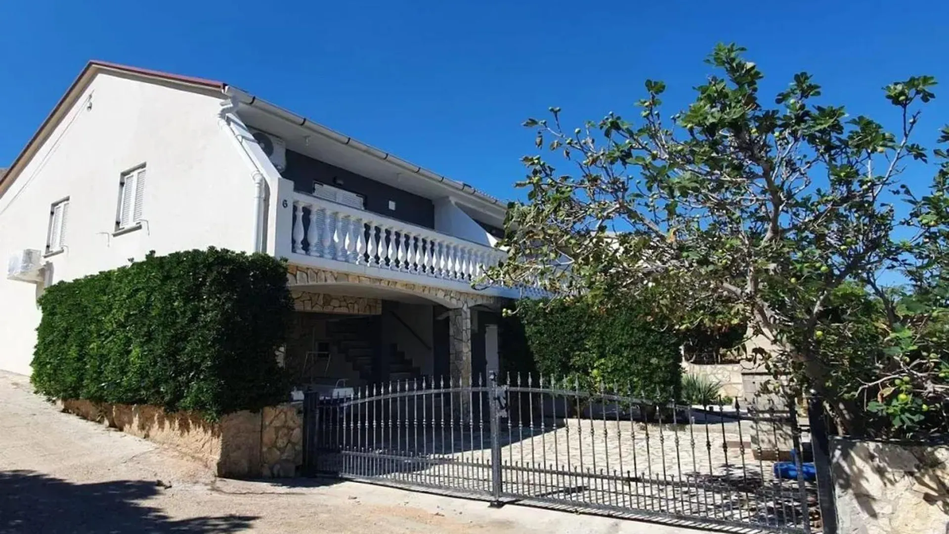 Cosy Apartment In Pag / 26 M² / Sea View Pag Town