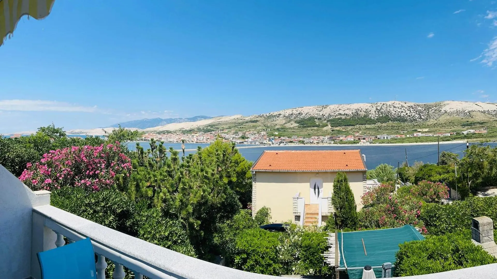 Cosy Apartment In Pag / 26 M² / Sea View Pag Town